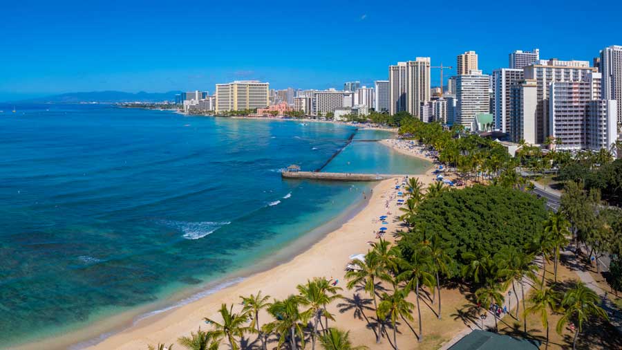 Waikiki beach and Honolulu skyline